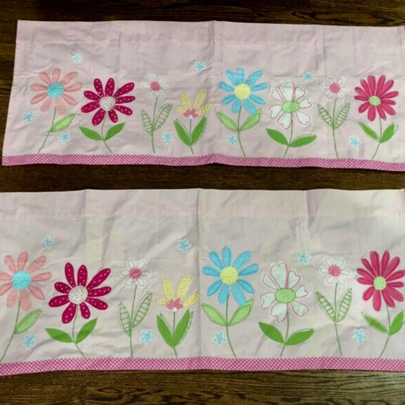 Pottery Barn Kids Daisy Garden Valance set, 2 valances included - Picture 1 of 3